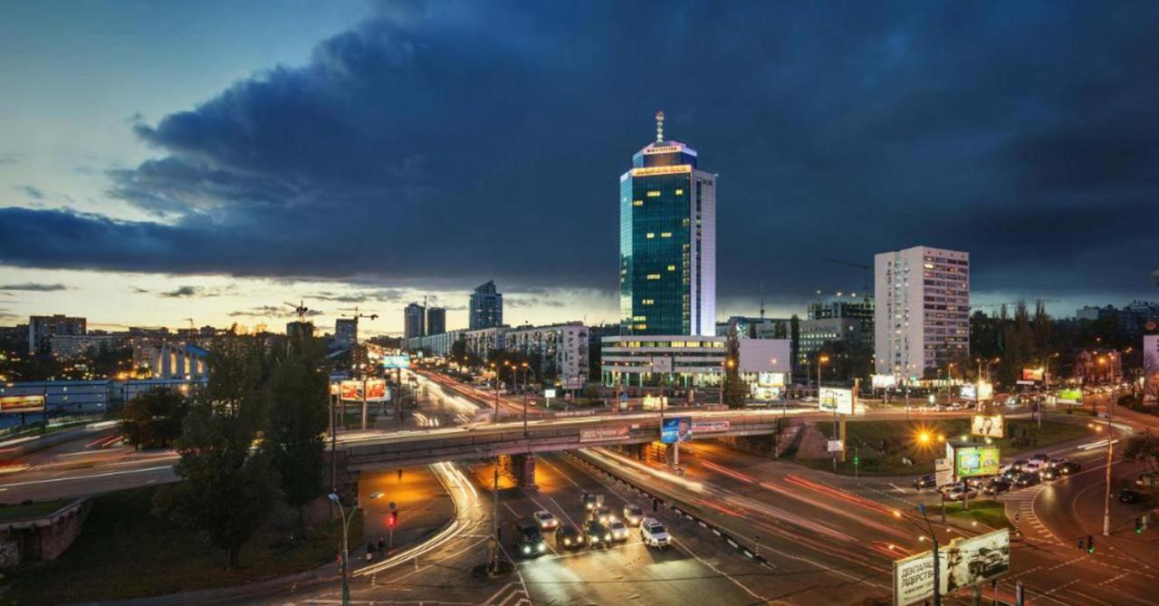 уютная Vip студия в центре метро политех охматдет паркинг Apartment *